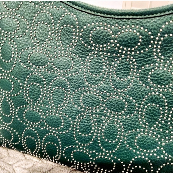 New Coach Green Signature Rivet Laurel Emerald Green - Picture 3 of 5
